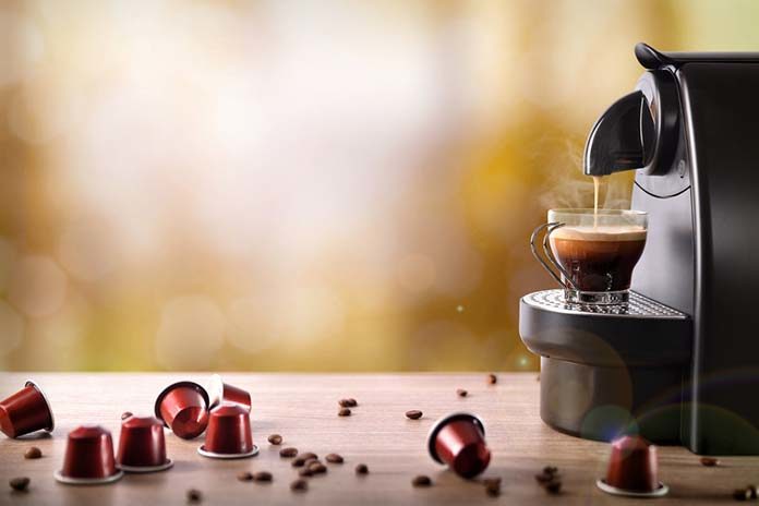 Poznaj 5 aspektów, na które warto zwrócić uwagę, wybierając ekspres do kawy na kapsułki