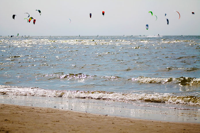 Kitesurfing jesienią - gdzie pojechać?