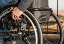 na wózku inwalidzkim