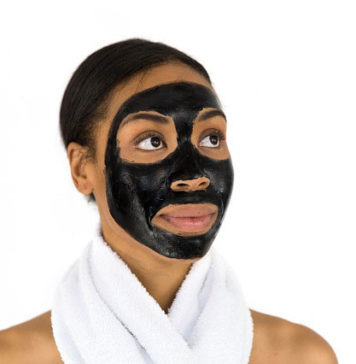 Sposób na detox skóry - czarny krem do twarzy