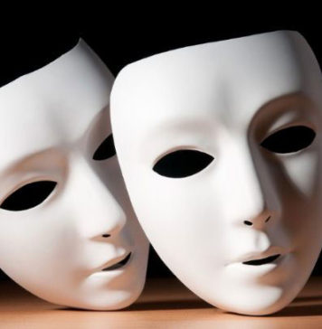 Dlaczego warto wybrać się na randkę do teatru?