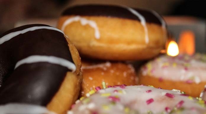 Przepis na pączki z powidłami śliwkowymi Przepis na pączki z powidłami śliwkowymi