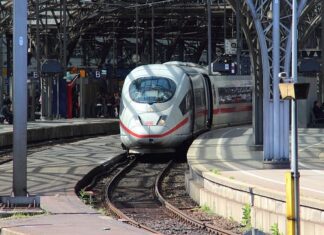 Czym odtłuścić szybę przed naklejeniem folii? Czym odtłuścić szybę przed naklejeniem folii?