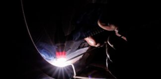 Jak prowadzić elektrodę przy spawaniu?