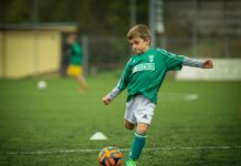 Dlaczego niektórzy piłkarze grają w maskach?